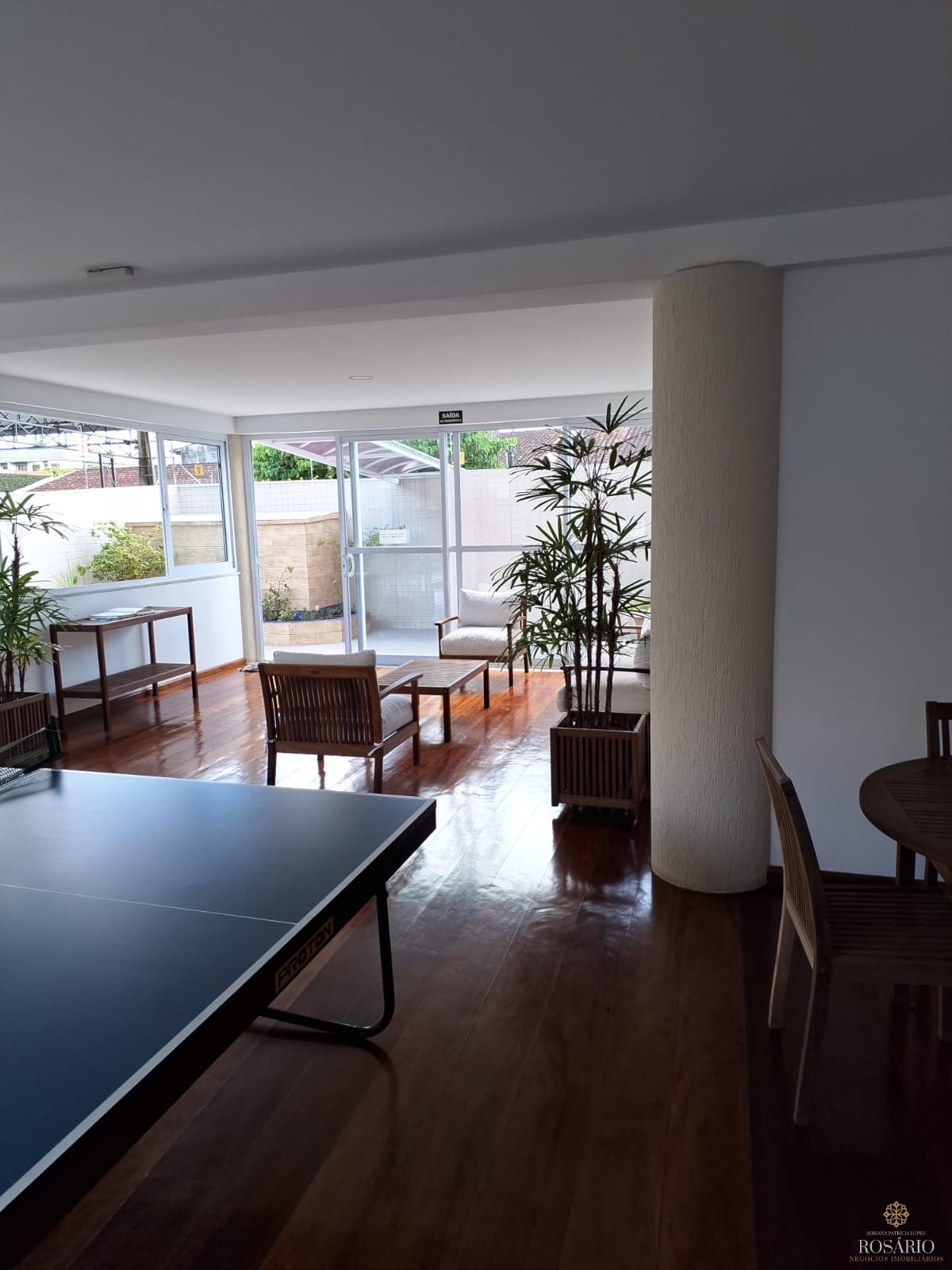 Duplex em ubatuba de 4 dorm e piscina, 300m2