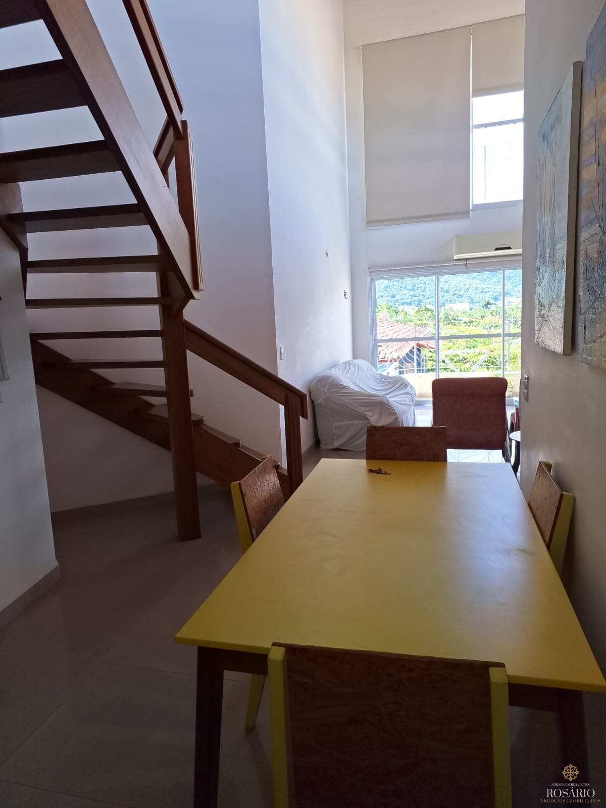 Duplex em ubatuba de 4 dorm e piscina, 300m2