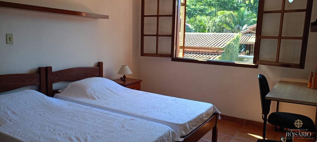 Casa à Venda com 4 Dormitórios em Condomínio Na Praia de Ubatuba!