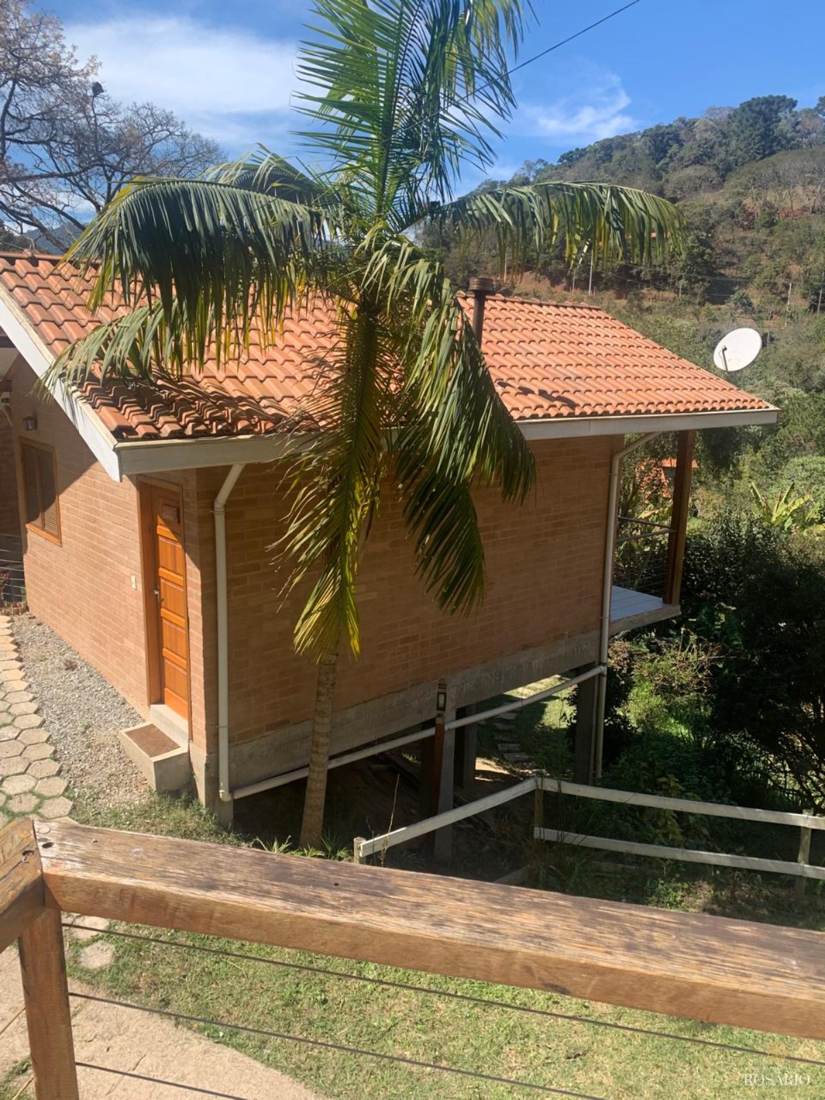 Pousada na serra da mantiqueira à venda.