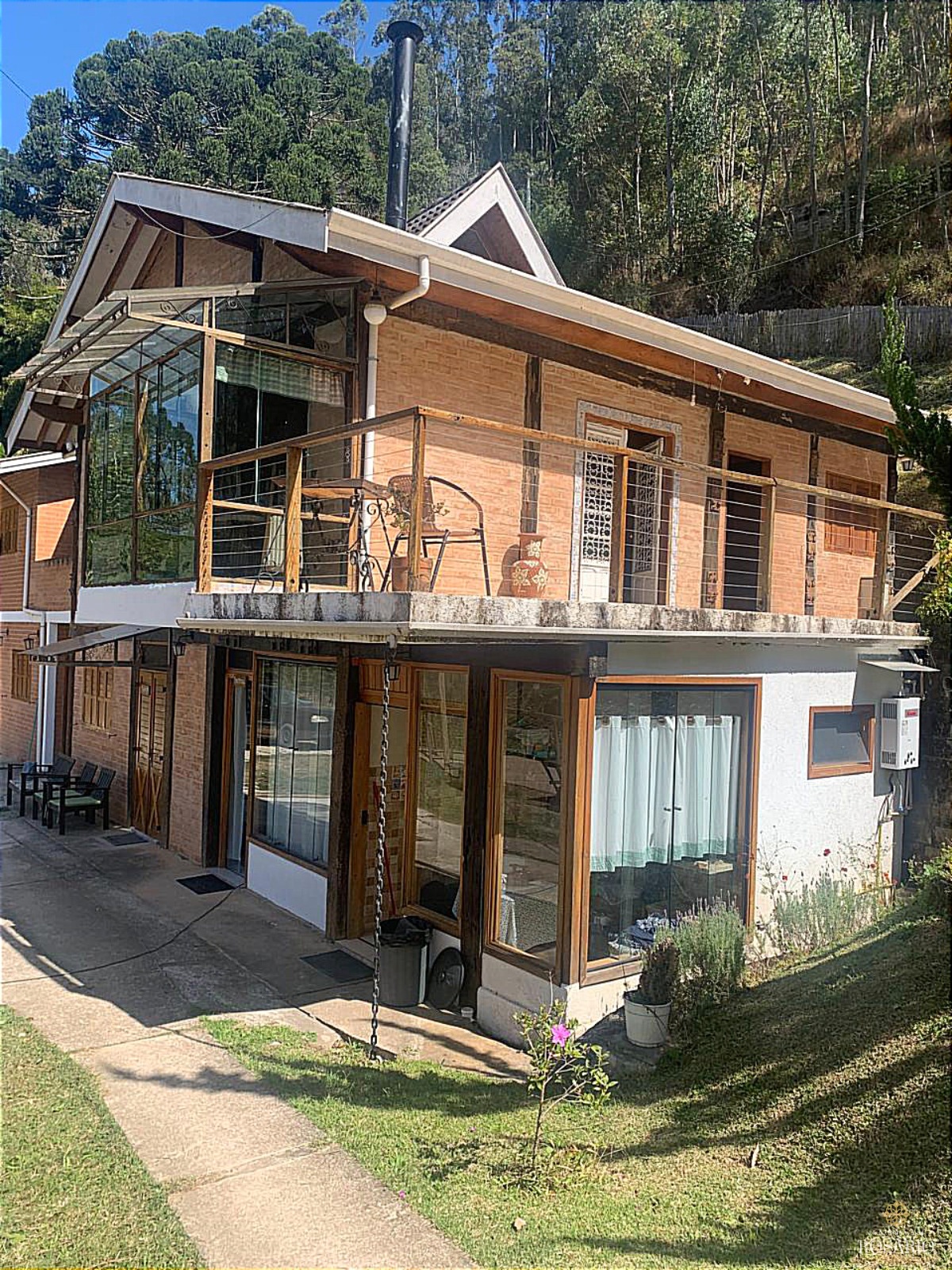 Pousada na serra da mantiqueira à venda.