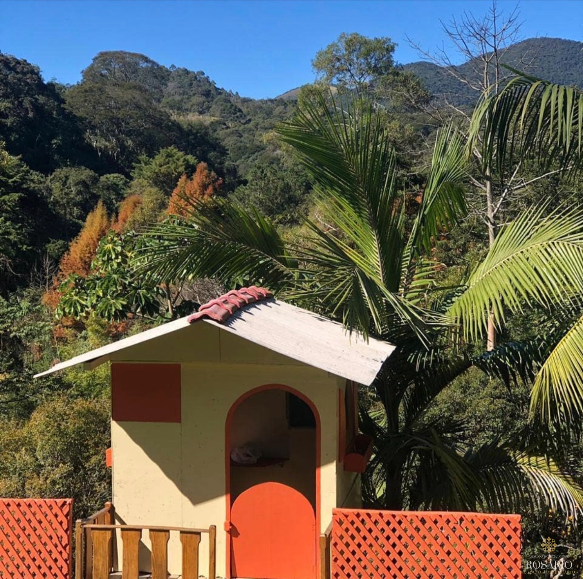 Pousada na serra da mantiqueira à venda.