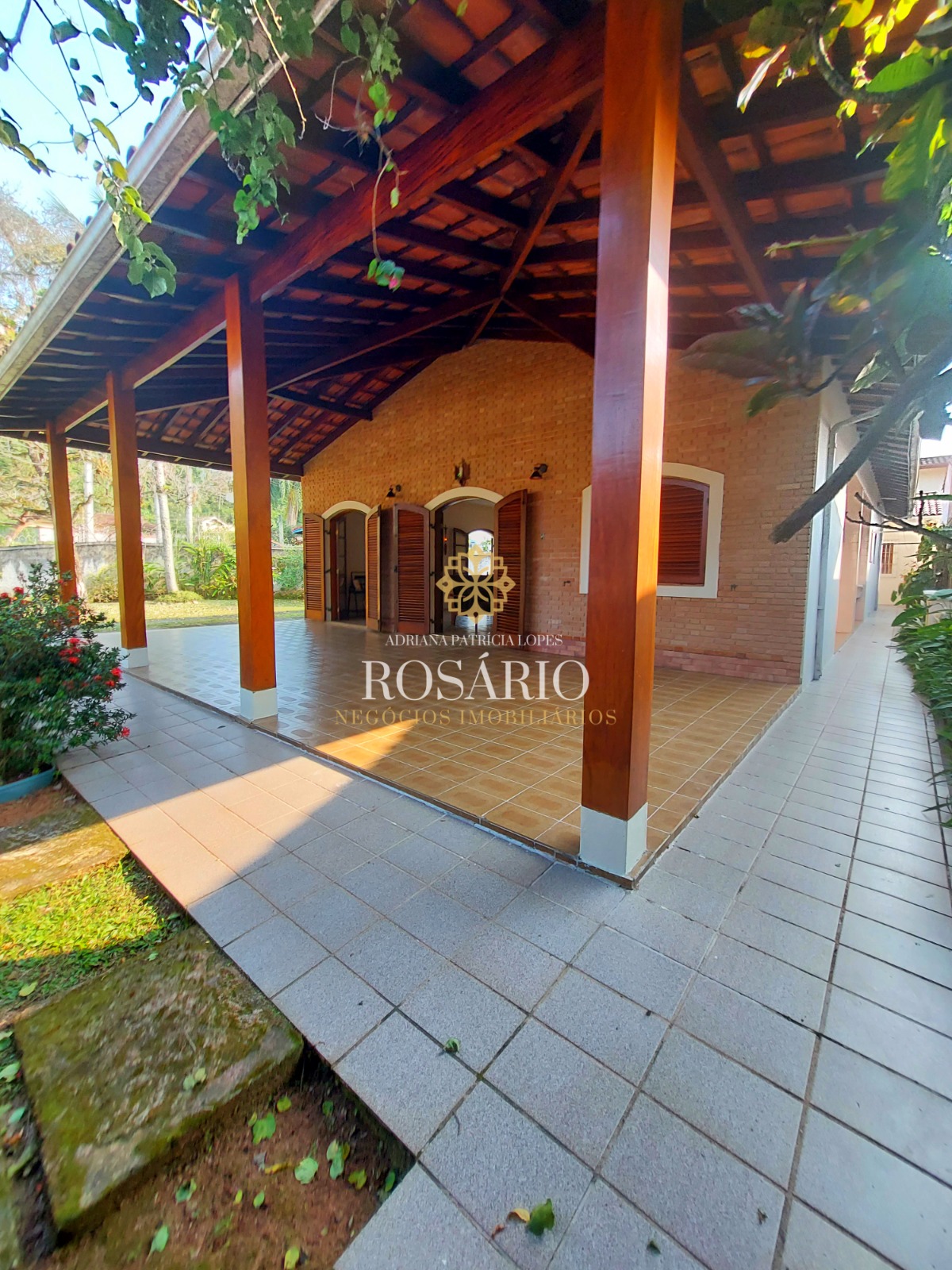 Casa 4 Dormitórios No Parque Vivamar