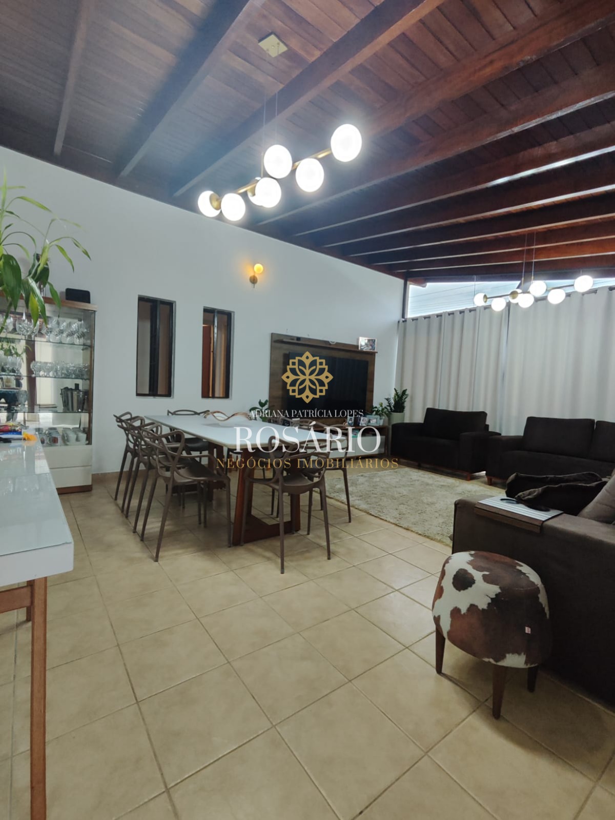 Casa de 3 Dormitórios No Jardim Carolina