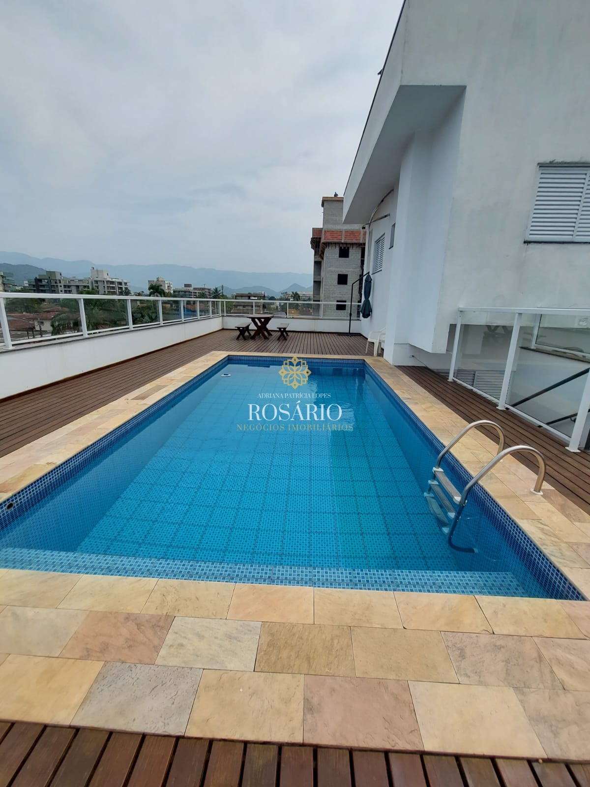 Apartamento de 1 dormitório frente mar para locação na praia