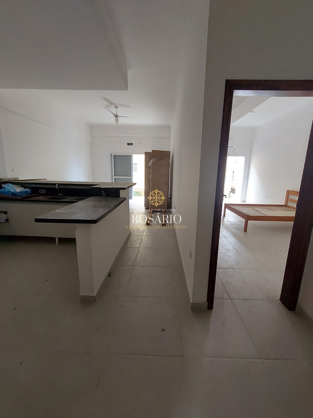 Apartamento de 1 dormitório frente mar para locação na praia