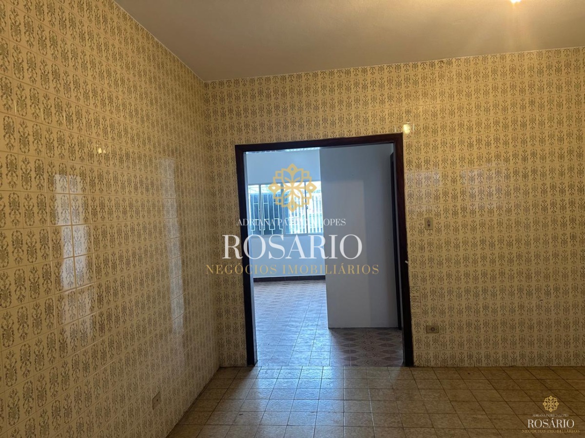Casa antiga e grande na região central