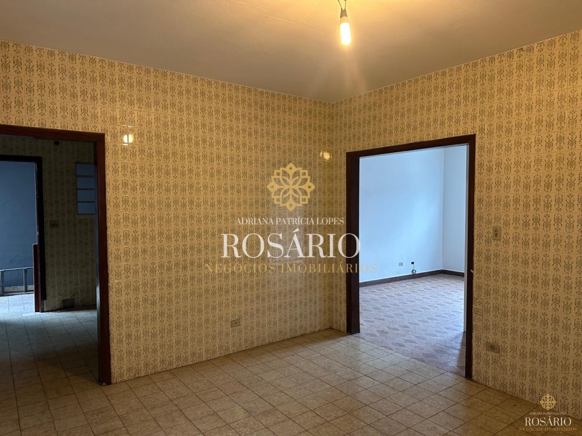 Casa antiga e grande na região central