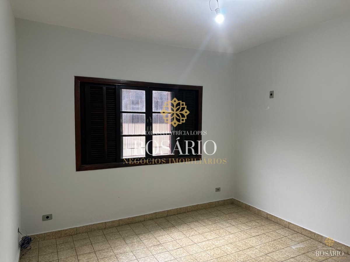 Casa antiga e grande na região central