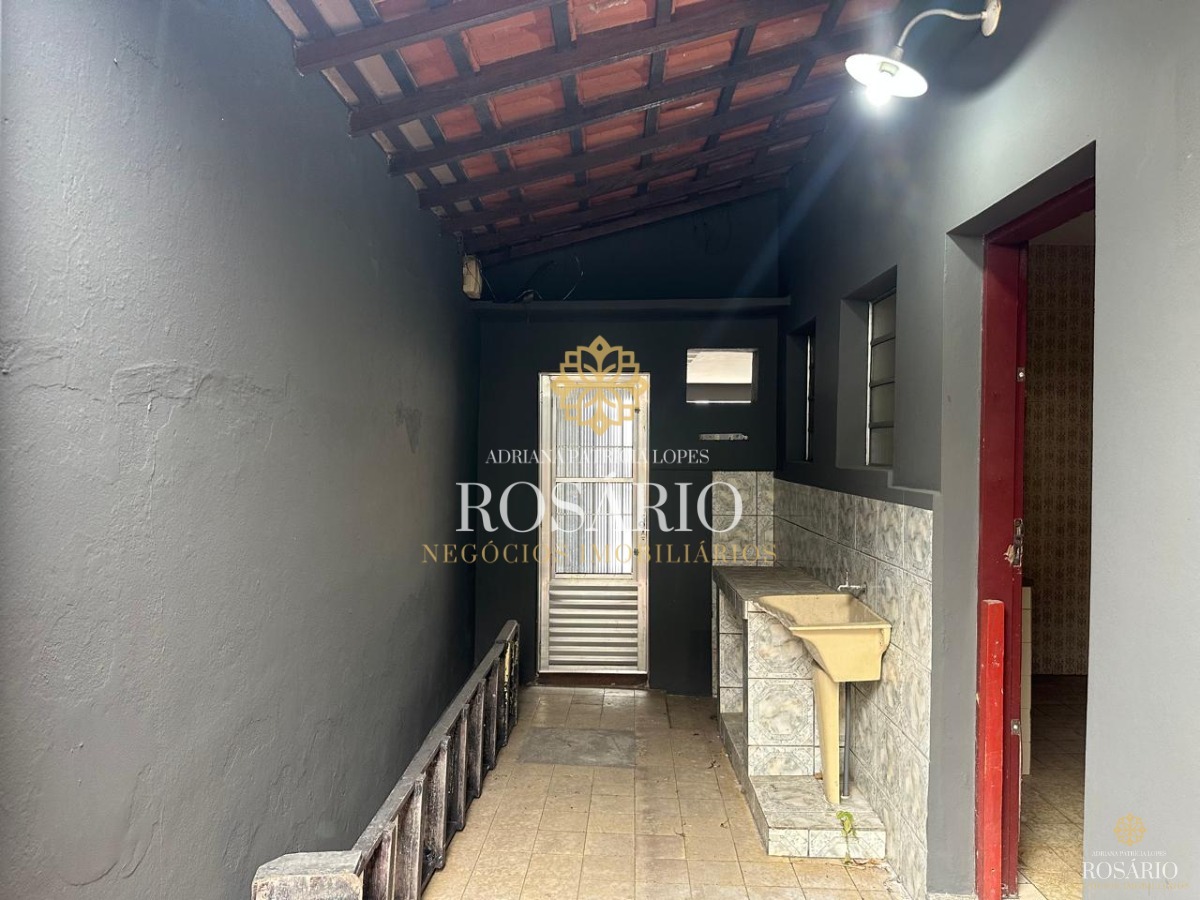Casa antiga e grande na região central