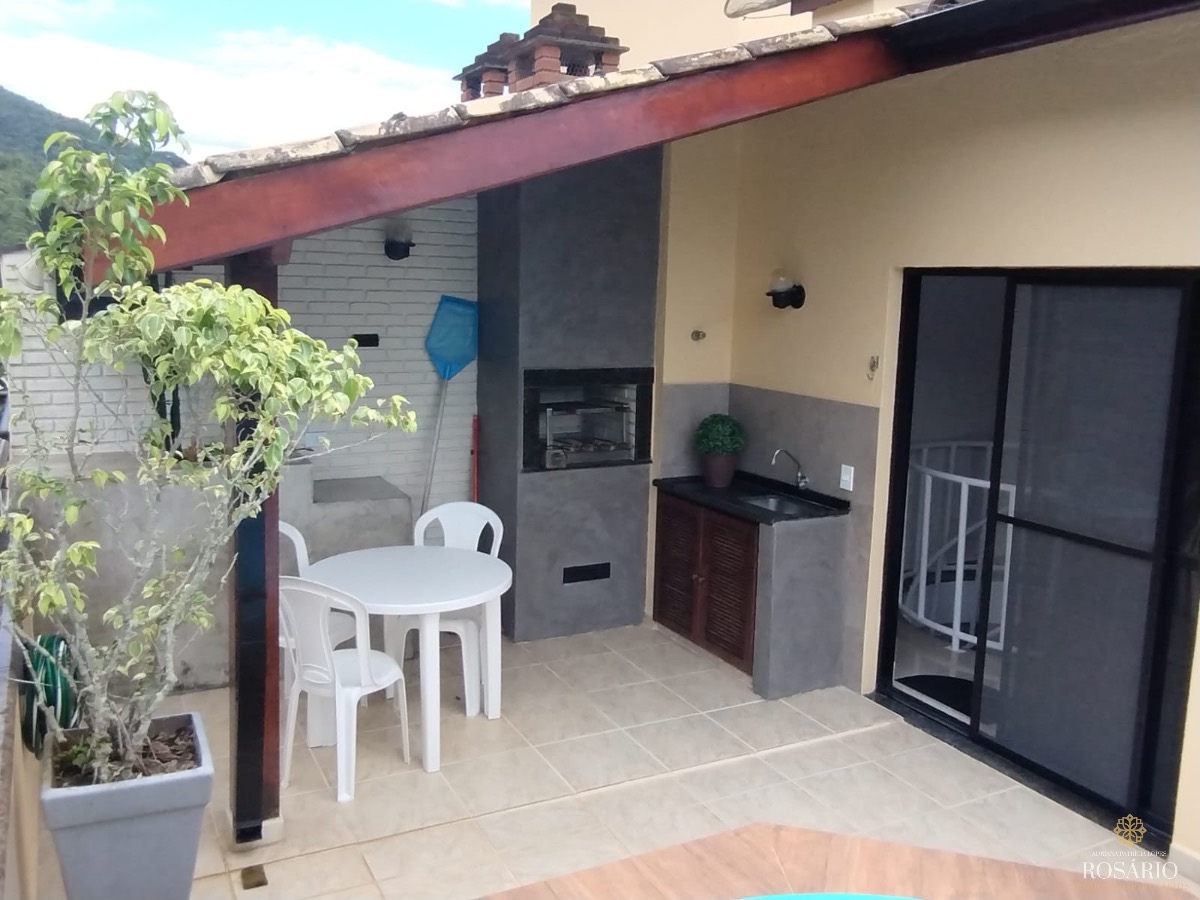 Cobertura Na Praia das Toninhas à Venda com 2 Dormitórios e Piscina Privativa