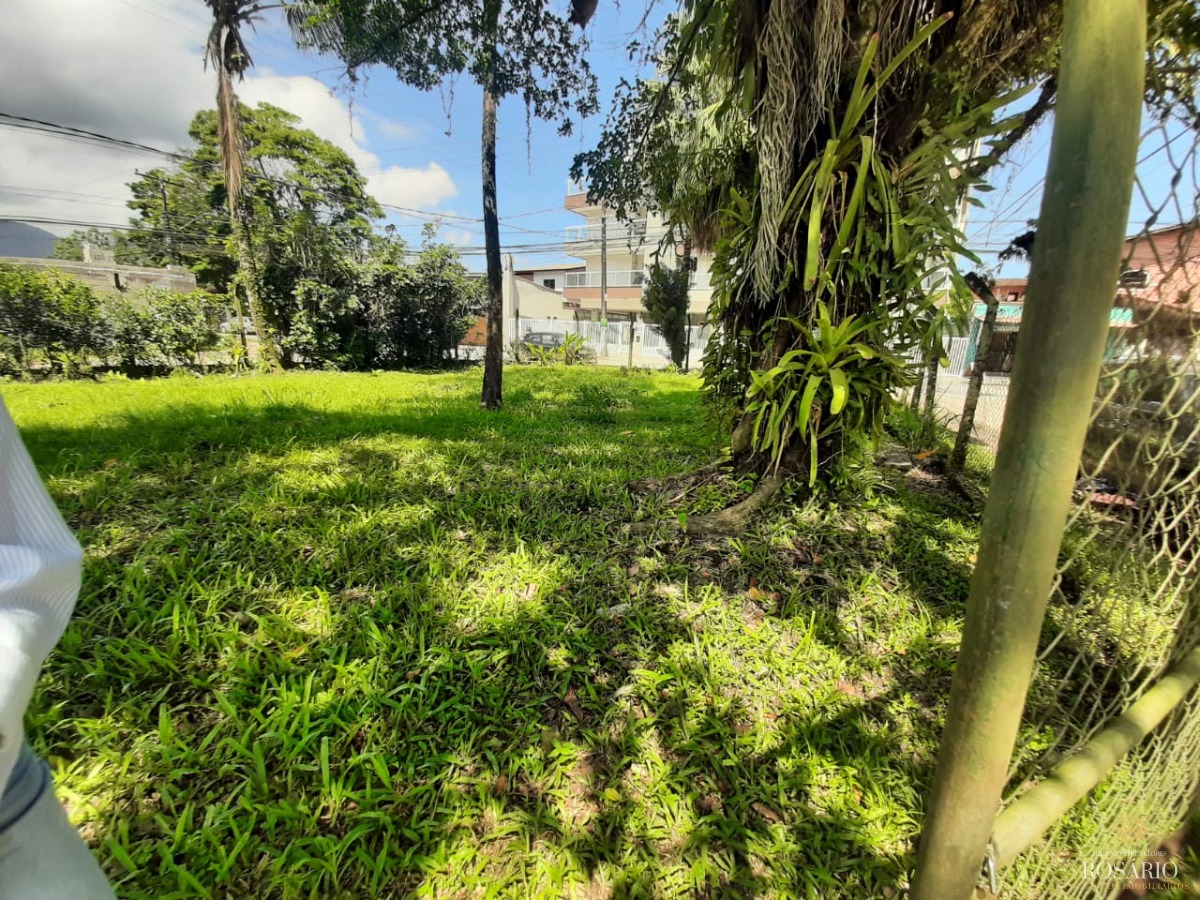 Terreno maravilhoso com 3 esquinas no pereque açu - foto 4