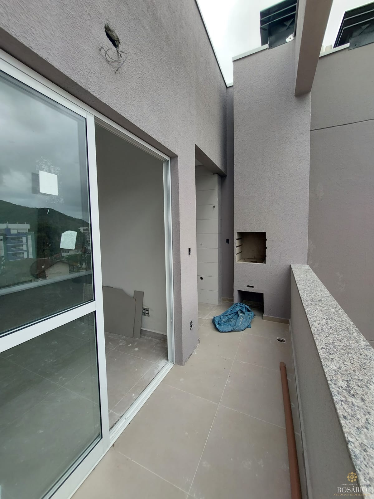Apartamento de 01 Dormitório No Itaguá