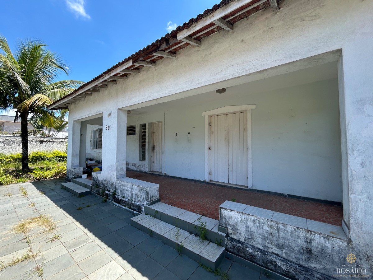 Casa de 3 Dormitórios Disponível para Locação Definitiva No Centro em Ubatuba