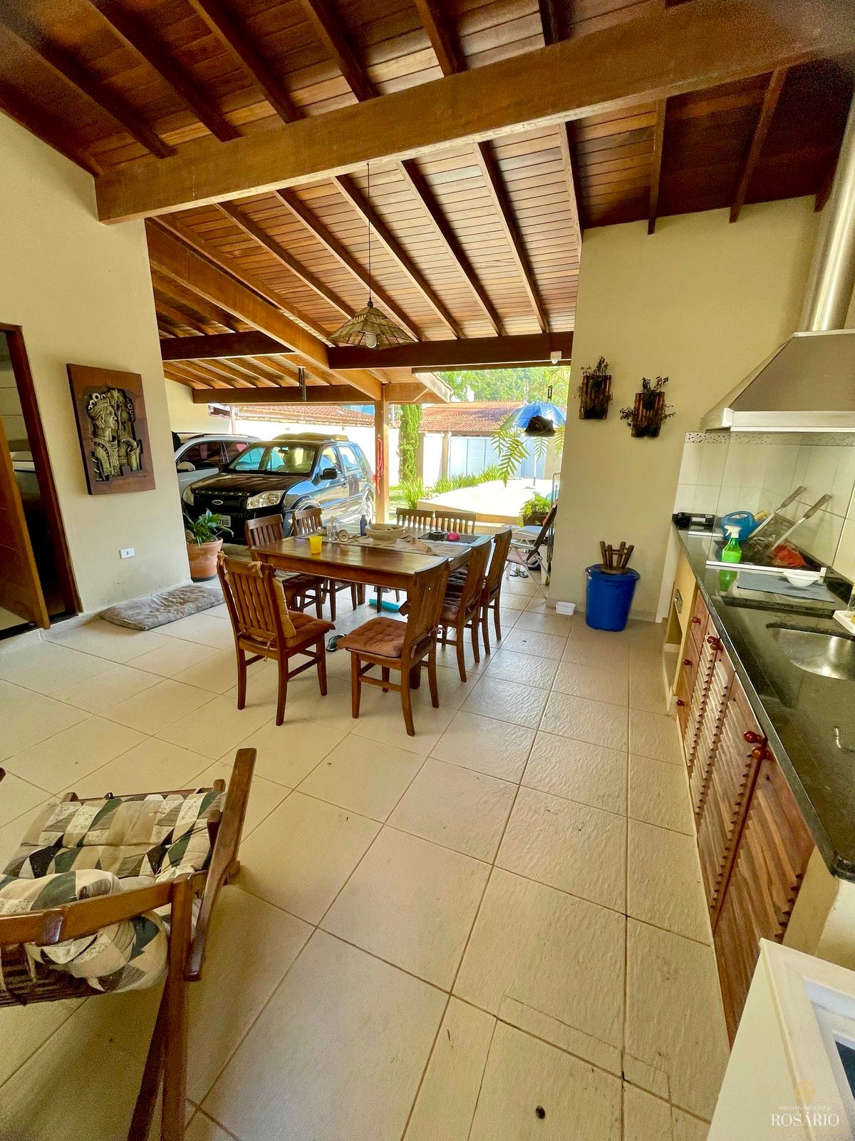 Casa com 04 suítes à venda nas toninhas