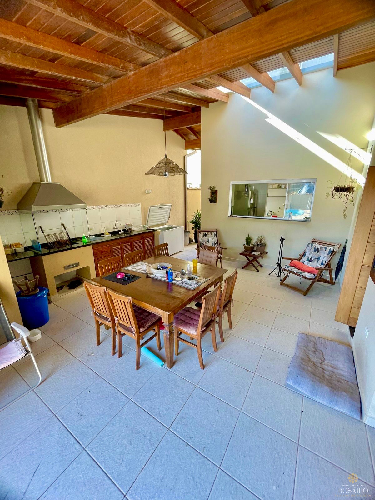 Casa com 04 suítes à venda nas toninhas