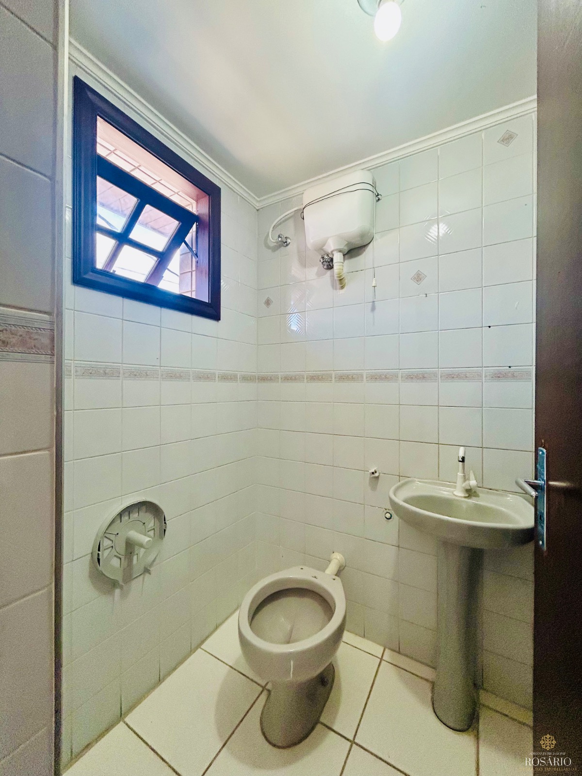 Sala comercial disponível para locação definitiva no centro 